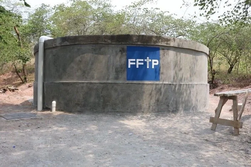 Gracias a la alianza estratégica creada entre la Municipalidad de Villanueva, Food For The Poor y Cepudo se logró la construcción de un tanque de almacenamiento de agua potable