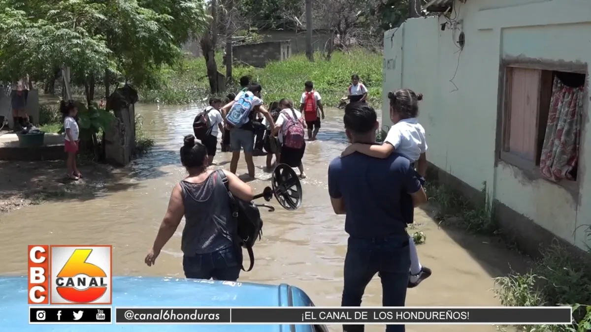 Inundaciones amenazan a moradores de la Colonia Morales 1