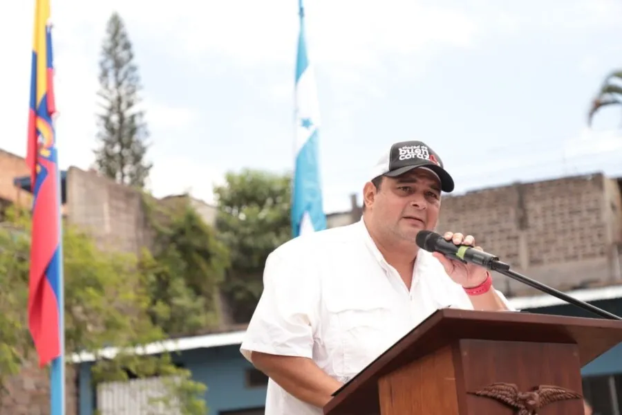 Red de falsificadores de permisos de construcción habían falseado hasta su firma, reveló el alcalde de la Capital, Jorge Aldana