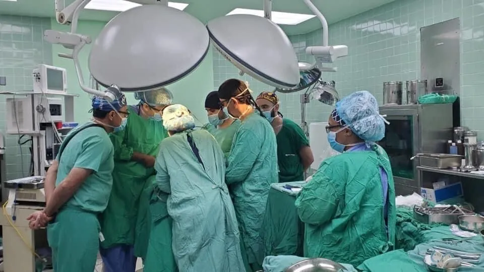 Cirujanos Pediatras del Hospital Materno Infantil realizan con éxito cirugía de alta complejidad a menor de 2 años