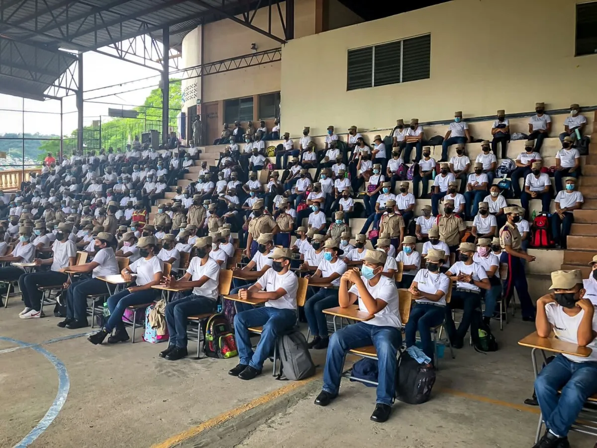 La Secretaría de Educación, se compromete a resolver problemática por la falta de estructuras docentes en la Escuela Nacional de Bomberos en Tegucigalpa