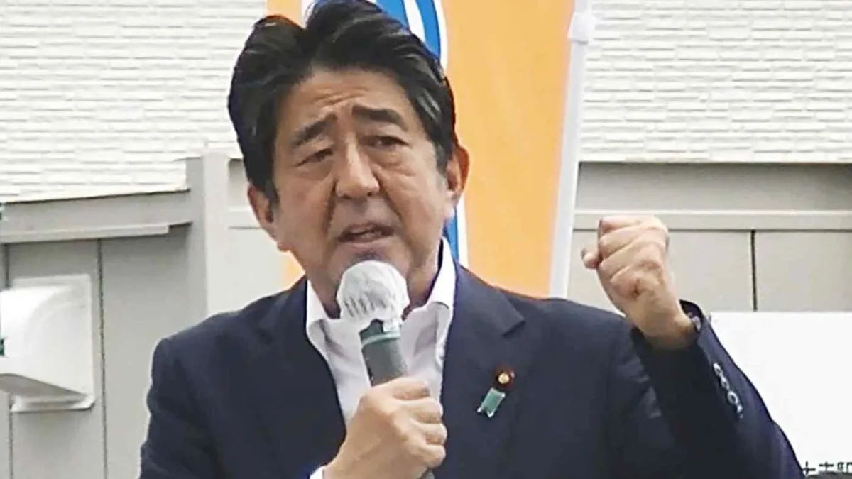Asesinado ex primer ministro de Japón Shinzo Abe de un disparo mientras daba discurso en campaña política para elecciones parlamentarias