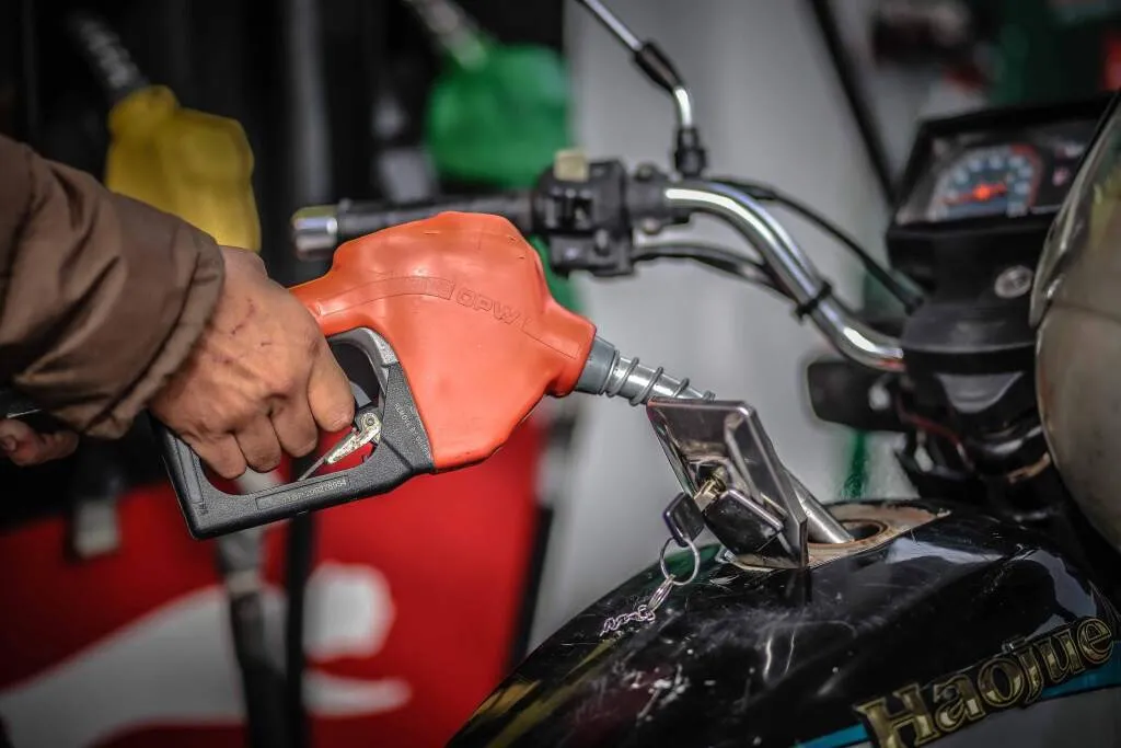 Baja el precio del GLP vehicular y continúan congelados los costos de la gasolina Regular y el Diésel