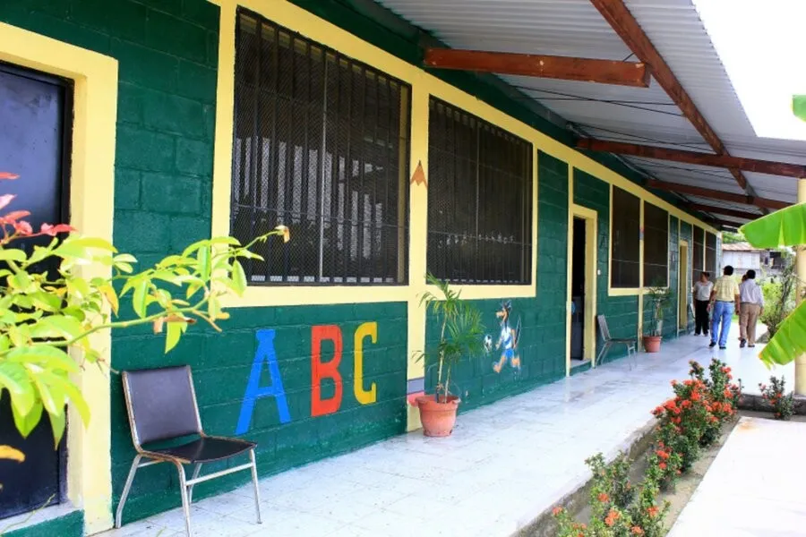 Educación confirma que se han reconstruido 33 escuelas en seis meses
