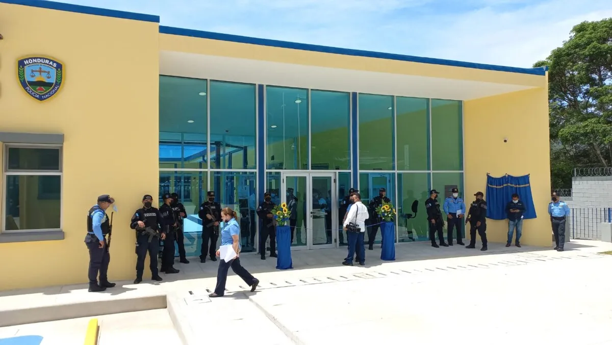 Ministro de Seguridad inaugura la Unidad Metropolitana Numero 13 en las Vegas Santa Barbara