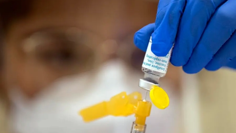 EE. UU. anuncia otros 1.8 millones de dosis de vacunas contra viruela del mono
