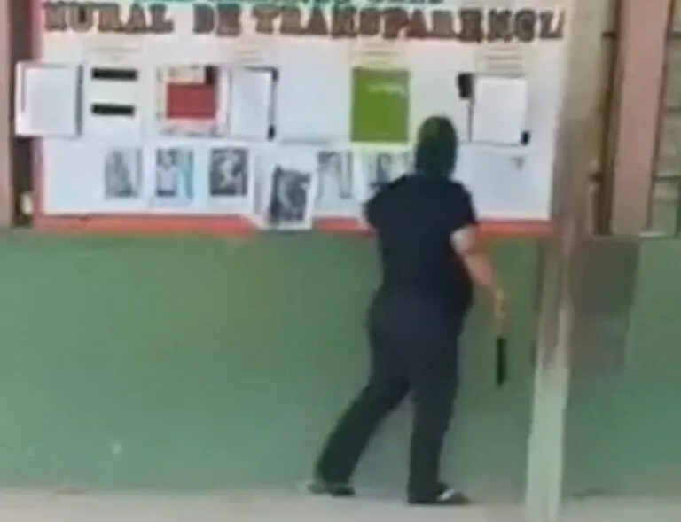 Fiscales ordenan detención preventiva de maestra por supuesta agresión a uno de sus estudiantes