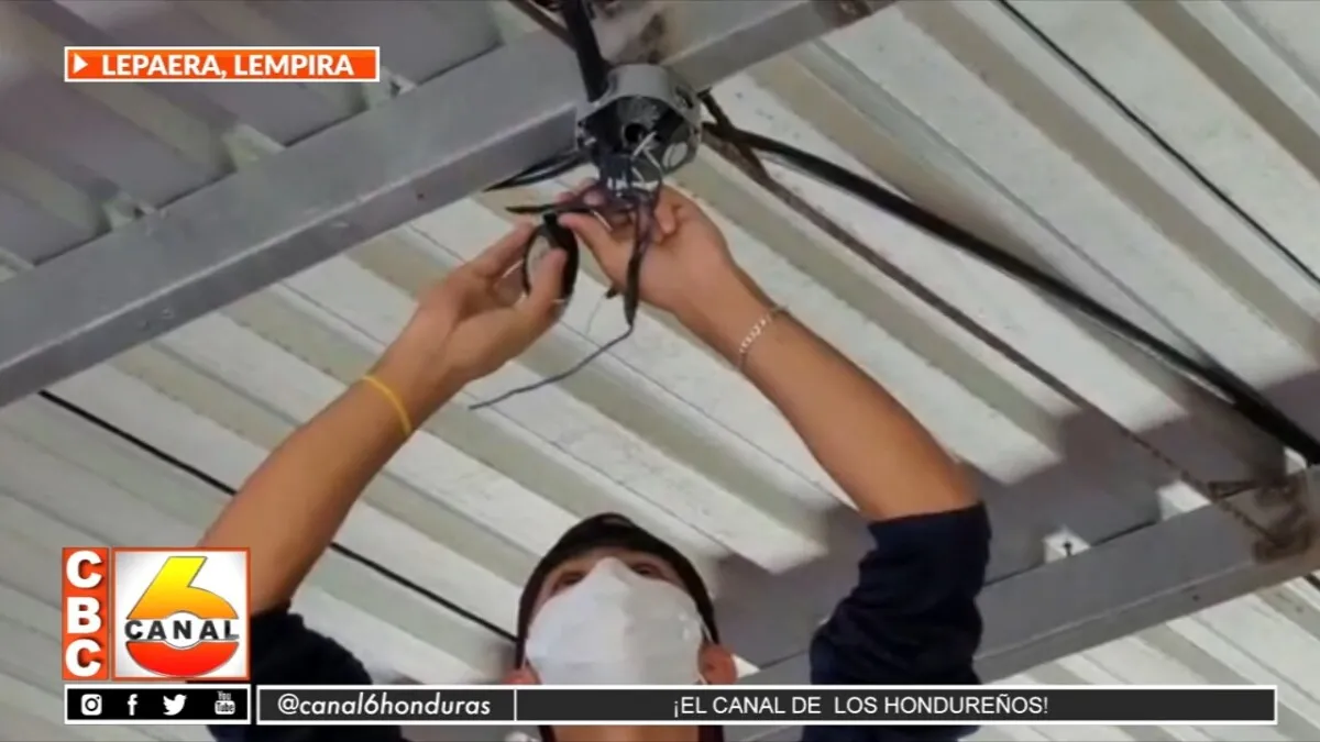 Jóvenes están siendo beneficiados con taller de electricidad en Lepaera, Lempira