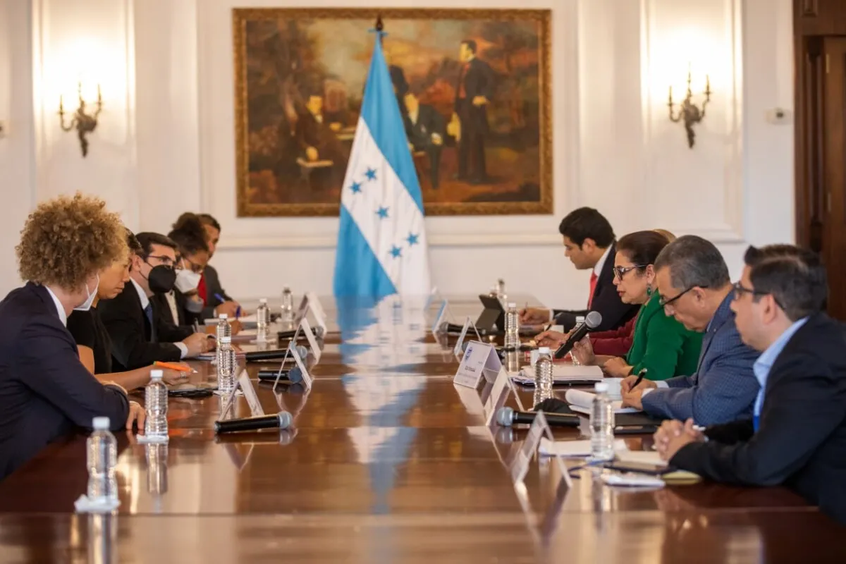 La Presidenta Xiomara Castro autoriza publicaciones de recomendaciones del FMI sobre privilegios fiscales en Honduras