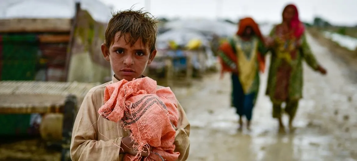 Pakistán: La ONU lanza un plan de respuesta valorado en 160 millones de dólares mientras continúan los devastadores monzones