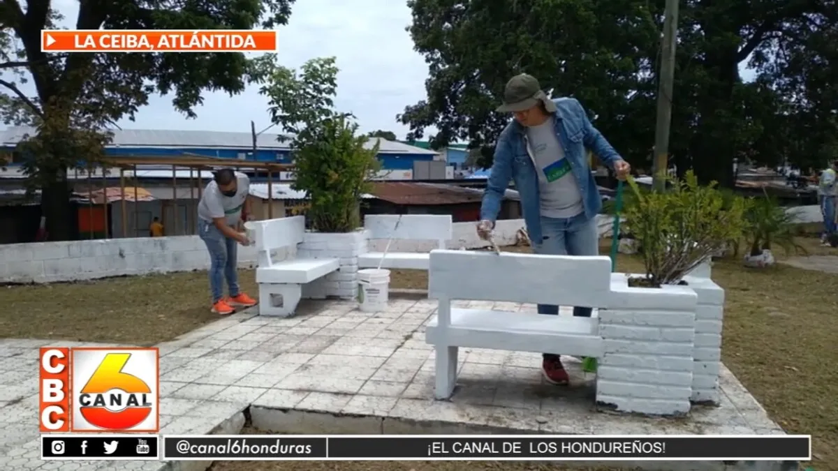 Reparan y pintan Plaza de Las Banderas por fiestas patrias próximas en La Ceiba