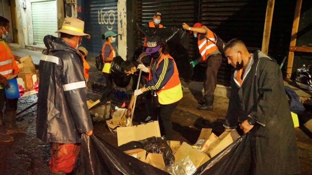 AMDC recoge unas 60 toneladas de basura y escombros en mercado San Isidro