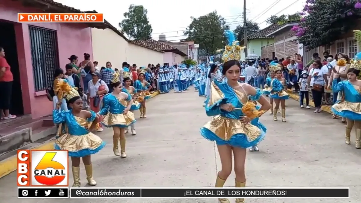 Bonito y colorido desfile en el municipio de Jacaleapa, El Paraíso