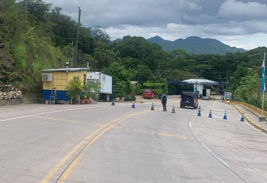 Dos menores que pretendían salir del país son recuperados por policías de fronteras en El Florido, Copán