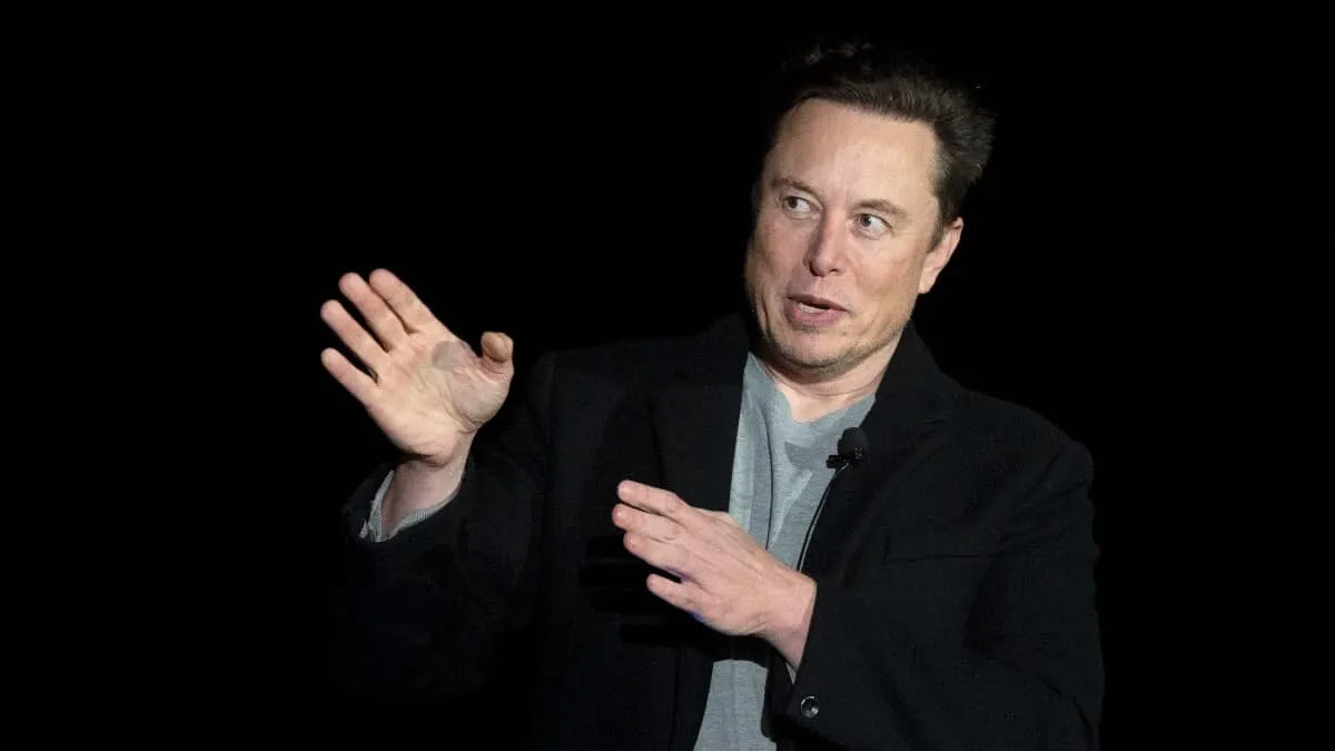 Elon Musk quiere que las fábricas de Tesla sean operadas por robots humanoides
