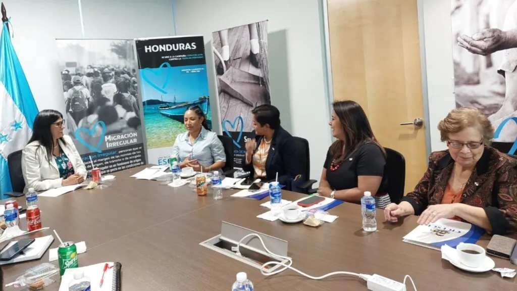 Honduras y Panamá intercambian experiencias en el combate al delito de trata de personas