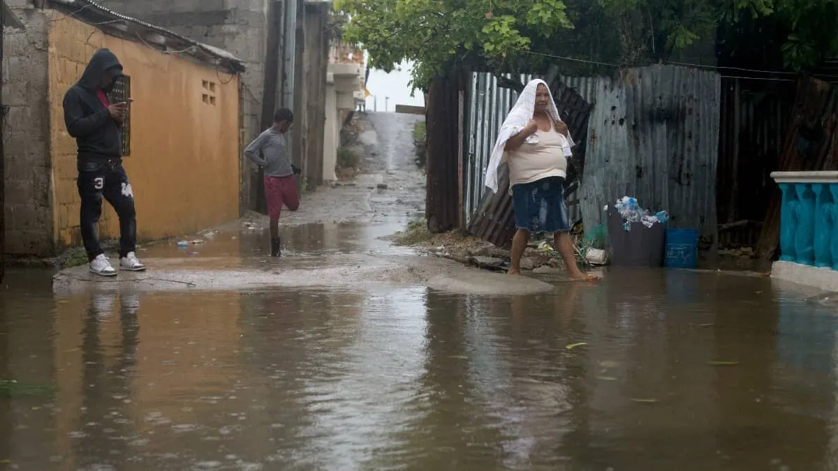 Huracán Fiona causa estragos en República Dominicana tras su paso por Puerto Rico