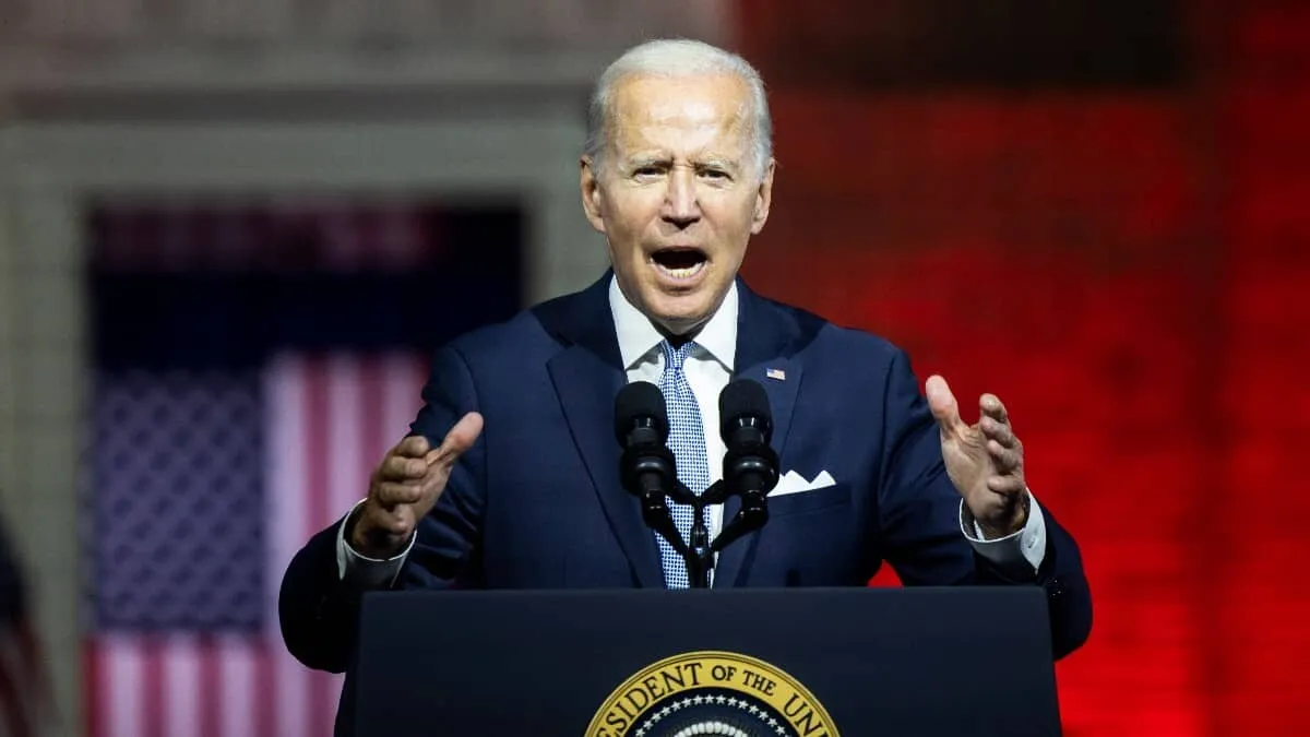 Joe Biden llamó a defender la democracia en EE.UU.