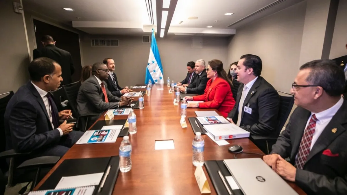 Presidenta Castro se reúne con ejecutivos de la Cuenta del Milenio
