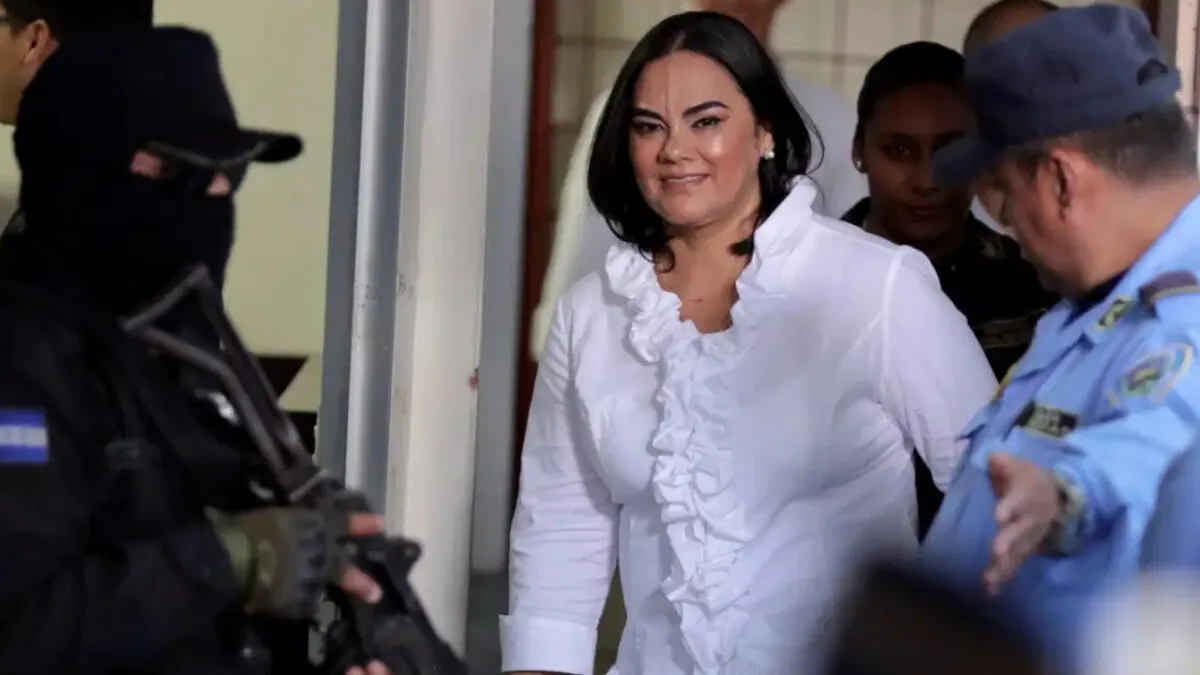 Tribunal de sentencia condena a la ex primera dama Rosa Elena Bonilla, a más de 14 años de prisión, más el pago de una multa que supera los L.13 millones, por Fraude y Apropiación Indebida en el caso 