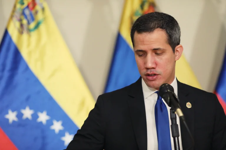La Asamblea Nacional de Venezuela aprobó la disolución del gobierno interino de Juan Guaidó