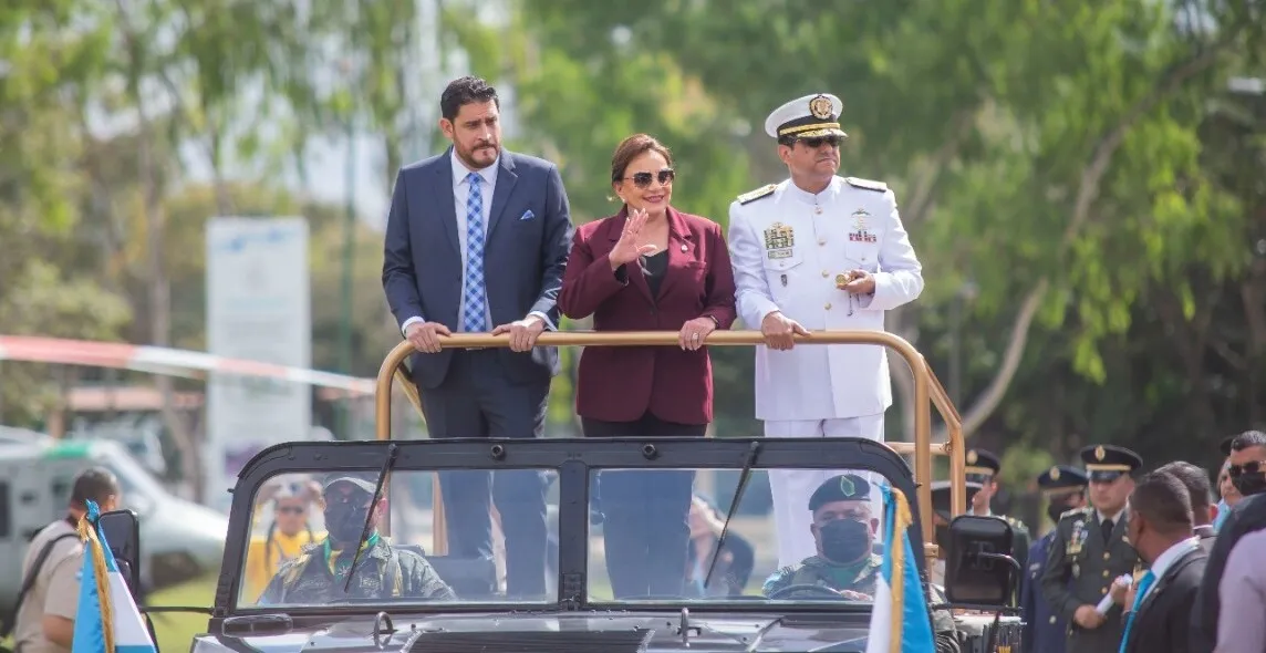 Presidenta Castro reconoce las misiones importantes que las FF. AA. y el Ejército han cumplido este año