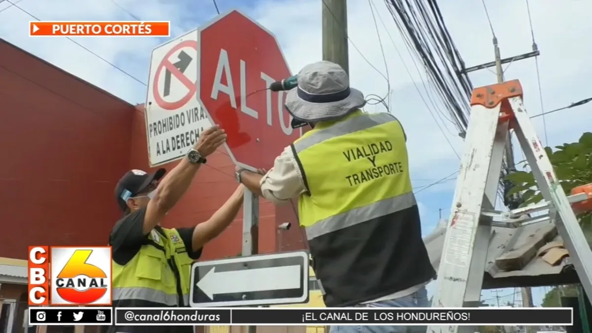 Realizan trabajos de señalización vial en Puerto Cortés