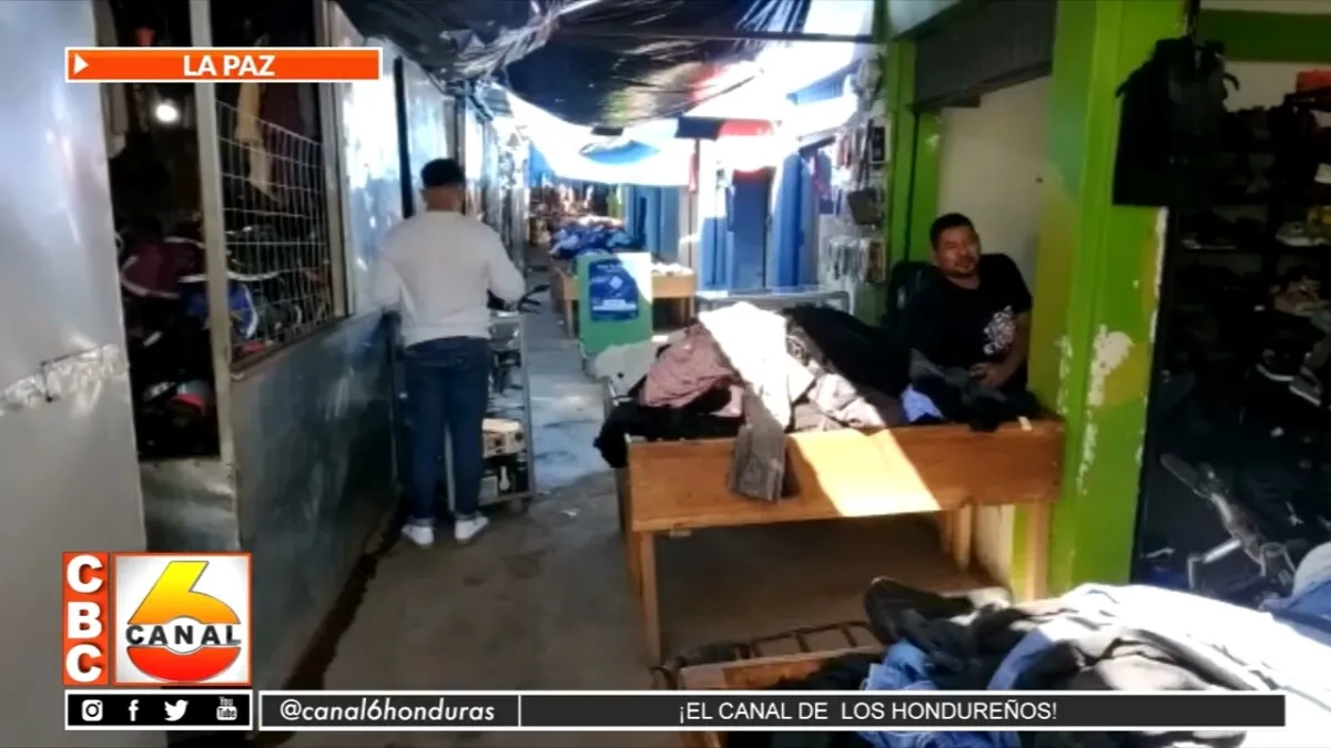 Vendedores de La Paz esperan mejorar la economía y tener un mercado