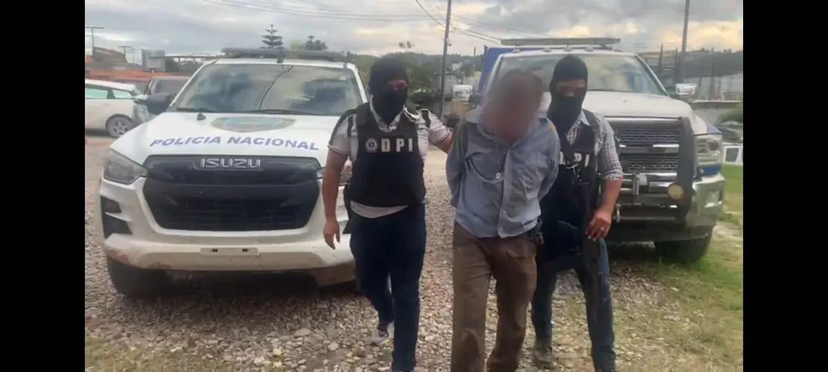 Agentes de la UDEP-4 detienen a ciudadano por el delito de atentado