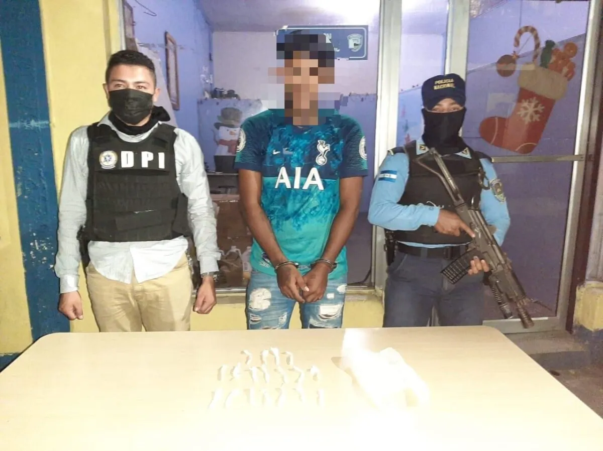 DPI arresta a “El Chuki” supuesto sicario de la banda criminal “Negro Chencho” por el delito de tráfico de drogas