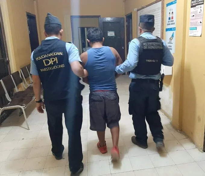 Policías de la UDEP-5, detienen a sospechoso de los delitos maltrato familiar y otras agresiones sexuales