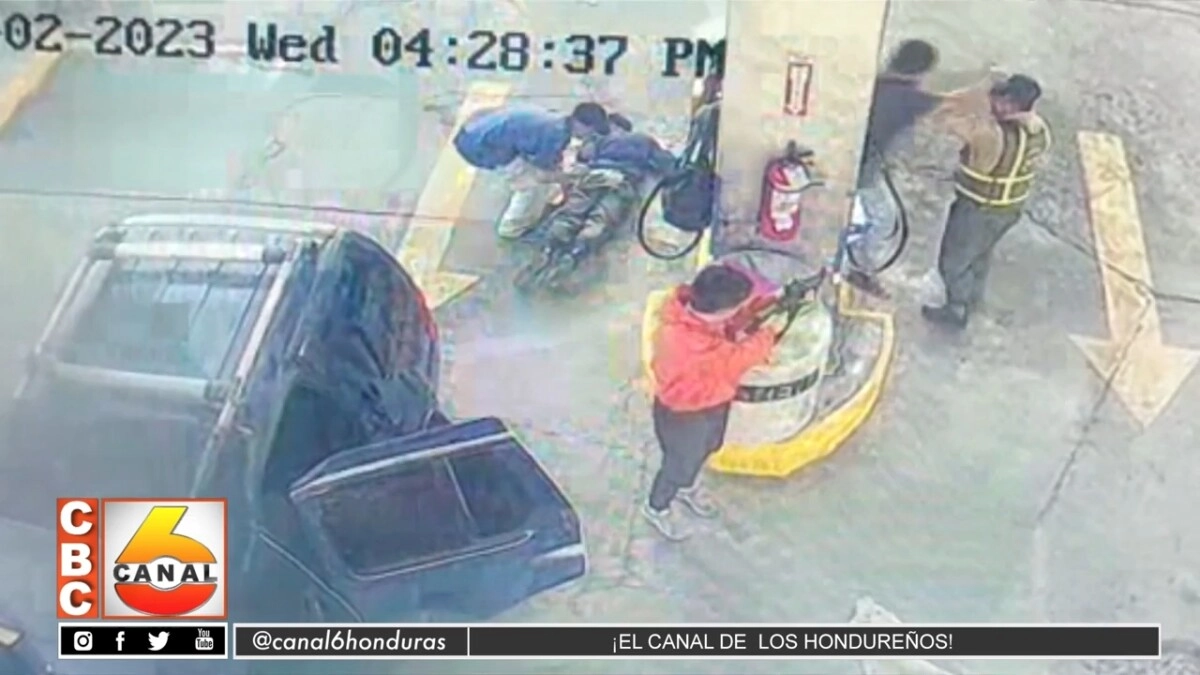 Capturan a tres supuestos asaltantes de gasolinera en la capital