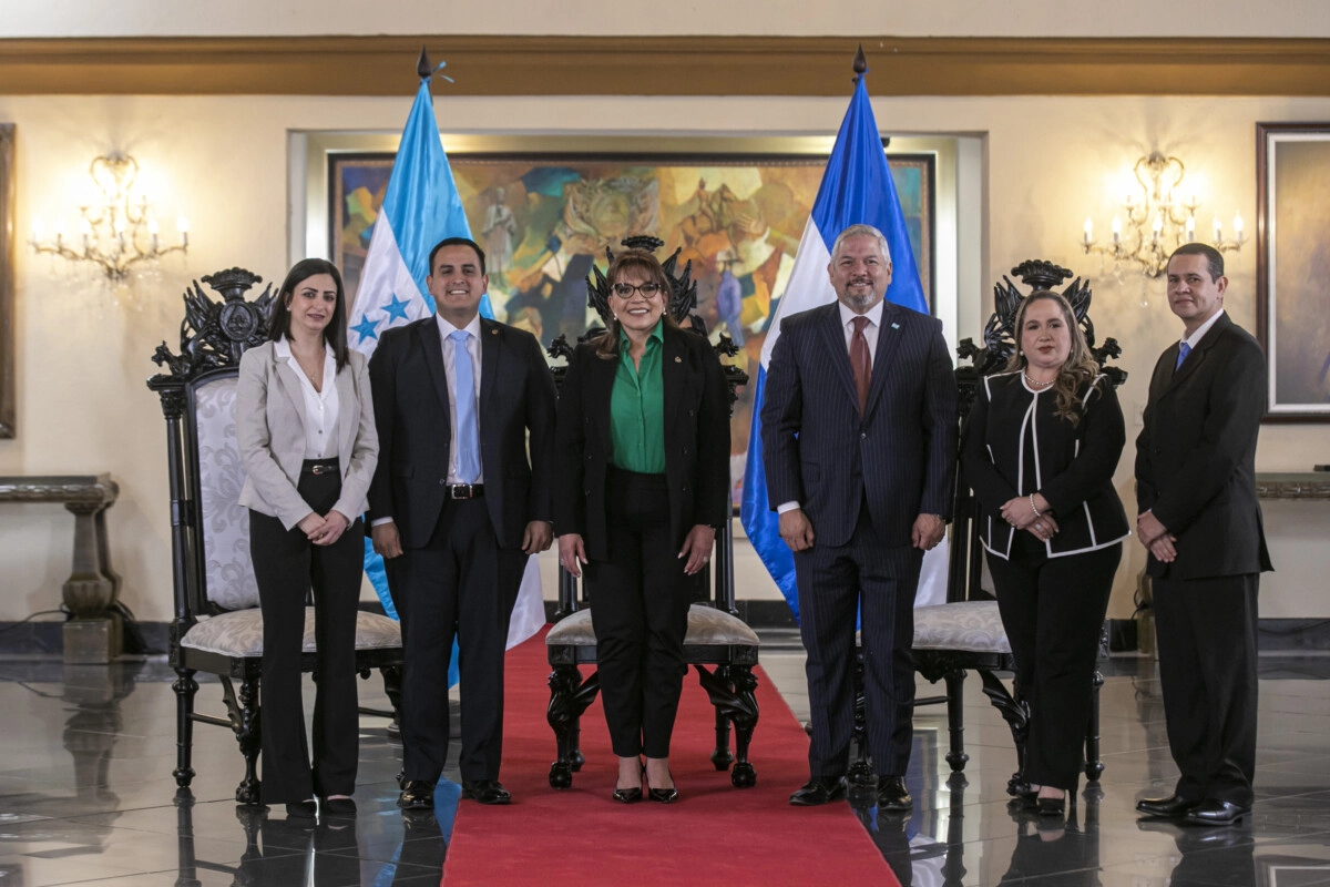 Cuatro nuevos embajadores presentan sus cartas credenciales ante la presidenta Xiomara Castro