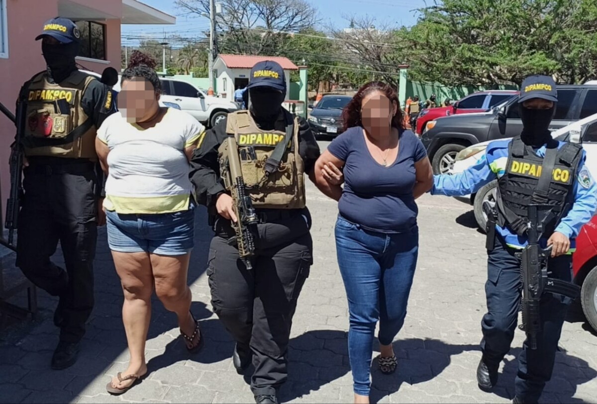 DIPAMPCO captura a dos feminas mientras cobraban extorsión en la colonia El Carrizal de Comayaguela