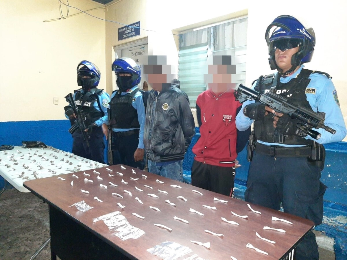 Escuadrón motorizado de la UMEP 02 con sede en barrio Belén, captura a dos ciudadanos en posesión de droga