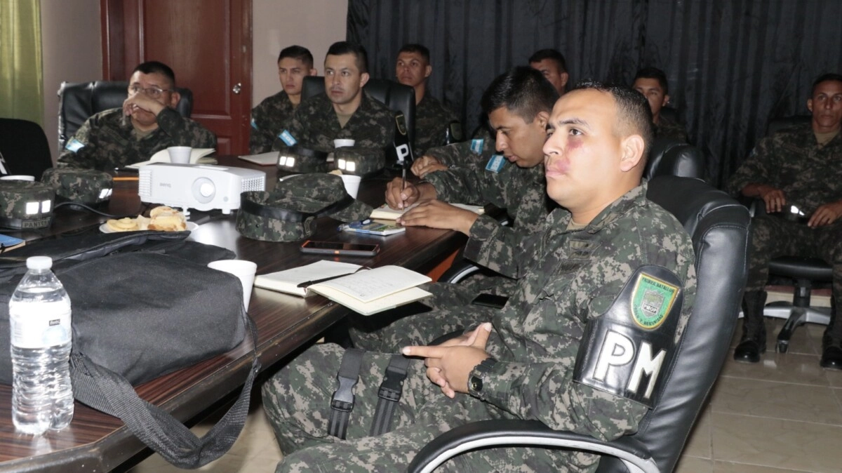 Inspectoría General capacita a miembros de la PMOP para fortalecer operativos de control