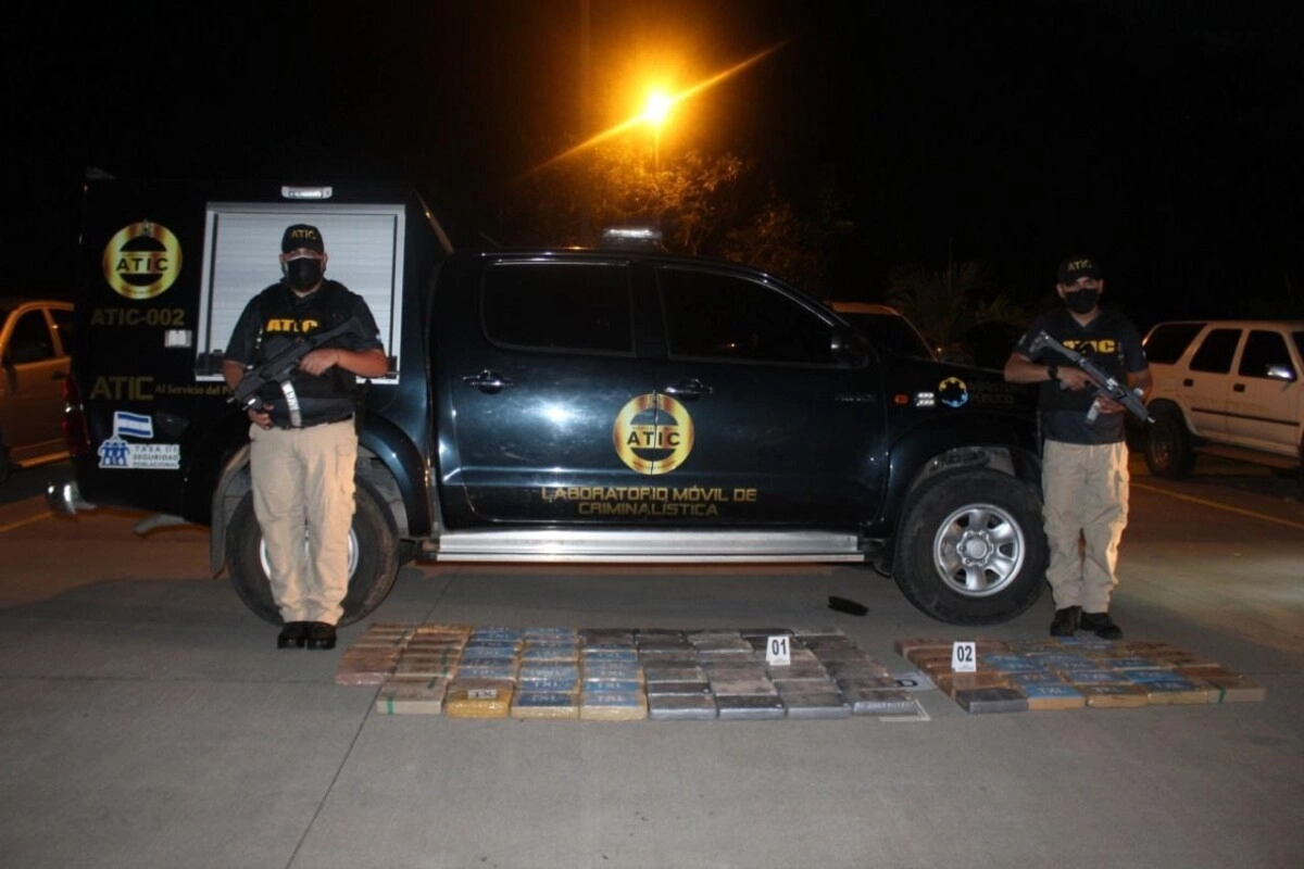 Por tráfico de 99 kilos de cocaína condenan a tres personas capturadas por la ATIC