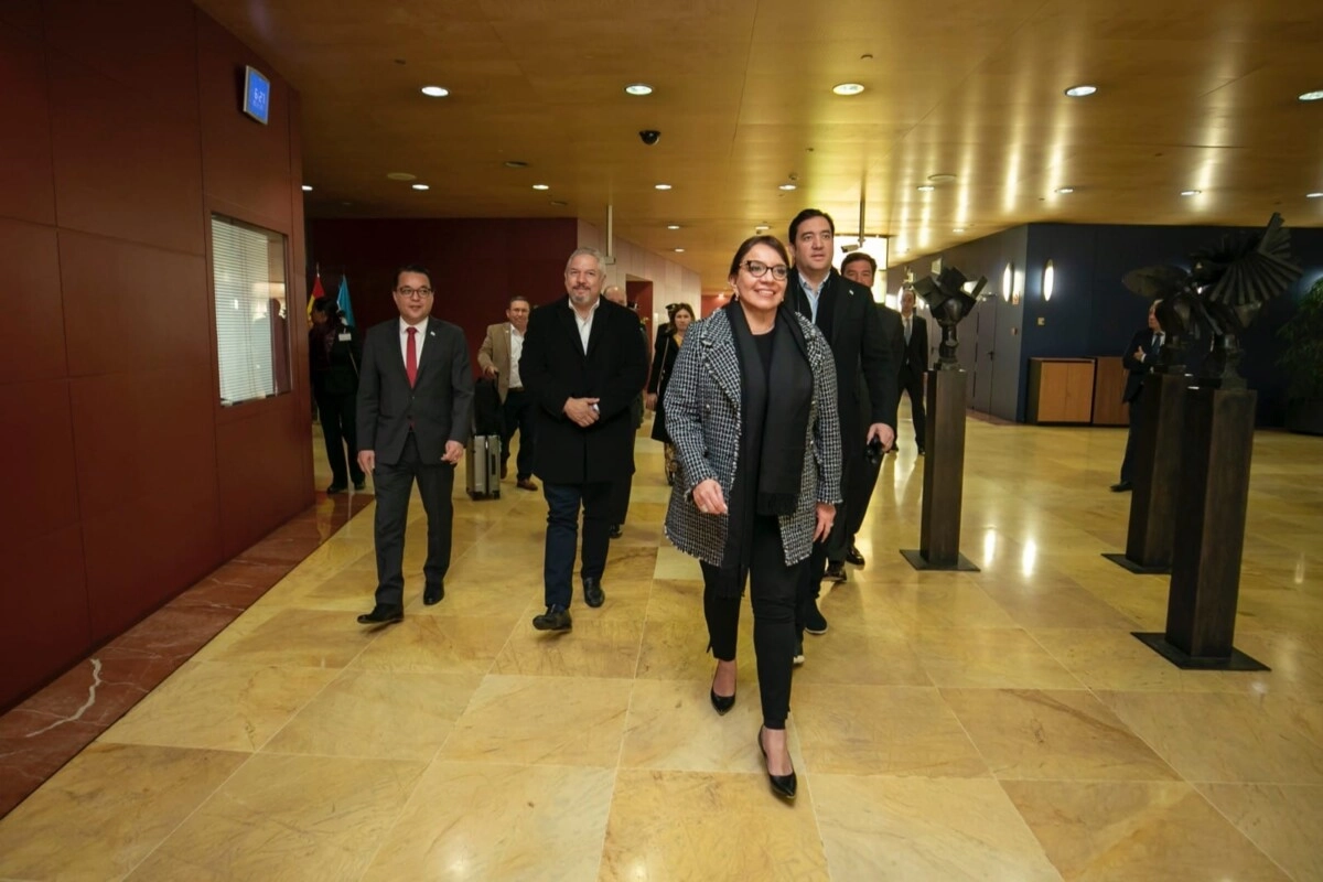 Presidenta Castro formalizará préstamos en España para construir tres hospitales y emprender proyectos en el Corredor Seco