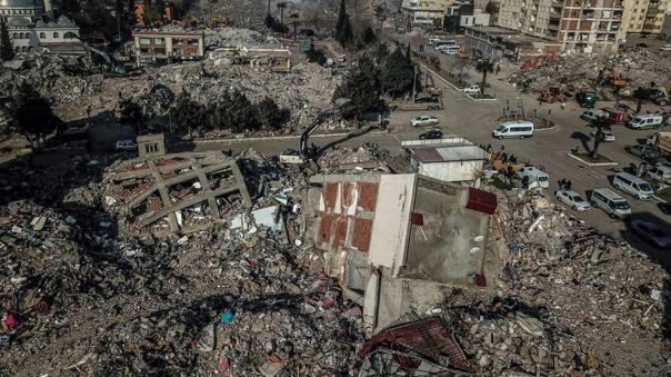 Los terremotos dejan casi 40 000 fallecidos en Turquía y Siria
