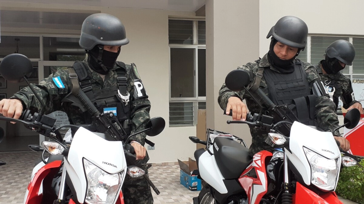 9 Motocicletas han sido entregadas a diversos departamentos municipales con el fin de eficientar sus labores