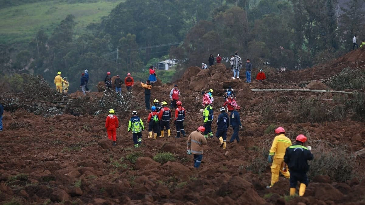 Al menos 16 personas fallecieron en un deslizamiento de tierra en el sur de Ecuador
