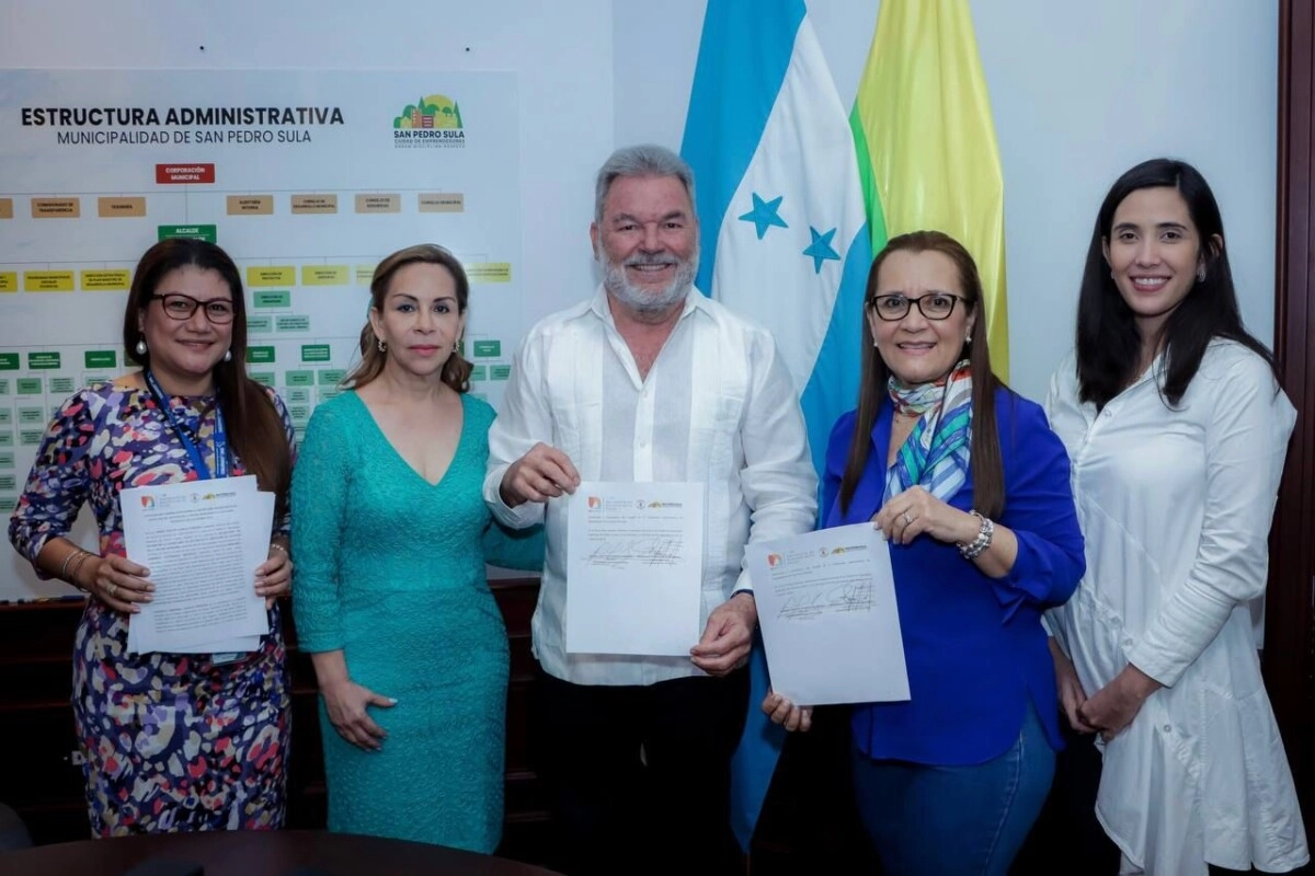 Alcalde Roberto Contreras y Secretaría de Estado en el Despacho de Asuntos de la Mujer firman Convenio de Cooperación Interinstitucional para habilitar Casa Refugio