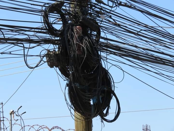Alcaldía de Comayagua ordena retiro de cables sin uso a empresas que suministran servicio de cable, internet y telefonía