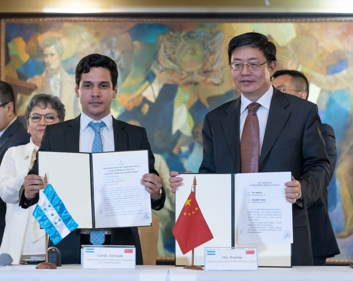 Canal del Gobierno y China Media Group firman Carta de Intención, para el desarrollo de un marco de Cooperación Estratégico O1