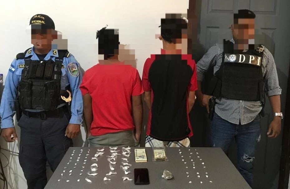 Dos menores de edad son detenidos por el delito de tráfico de drogas en Colón