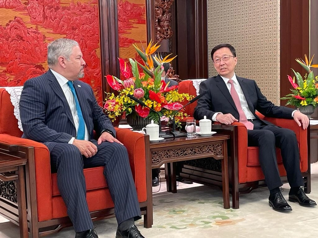 Honduras y China inician primeras conversaciones para establecer sus relaciones diplomáticas