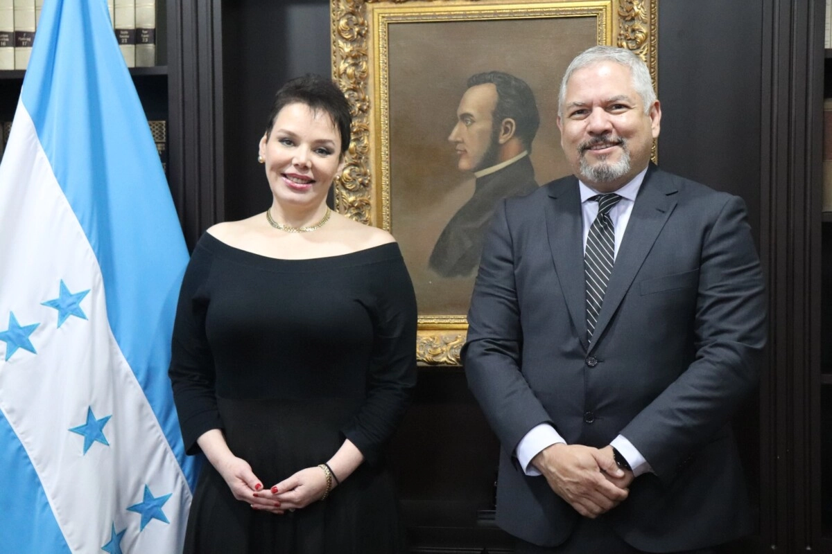 La diputada Beatriz Valle es juramentada como Embajadora de Honduras en Canadá