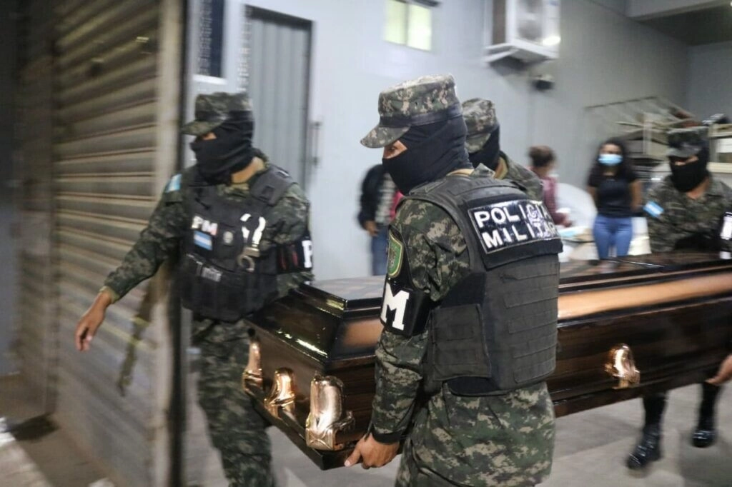 Medicina Forense y otras instituciones se coordinan para entrega pronta de fallecidos a sus dolientes tras masacre en Comayagua