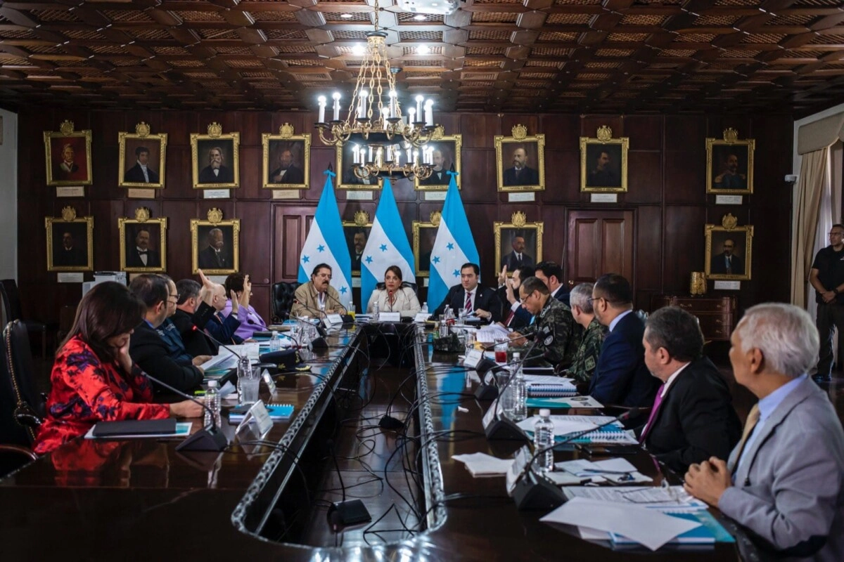 Presidenta Xiomara Castro en Consejo de Defensa y Seguridad aprueba la II etapa del Plan Nacional de Seguridad: “SOLUCIÓN CONTRA EL CRIMEN”
