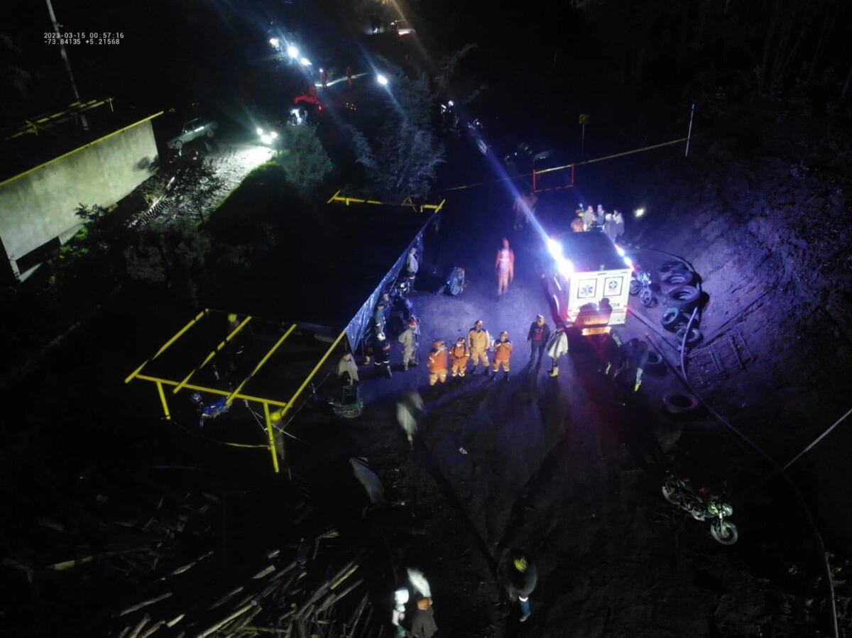 Tragedia en Colombia. Explotan tres minas de carbón en Cundinamarca quedando mineros atrapados